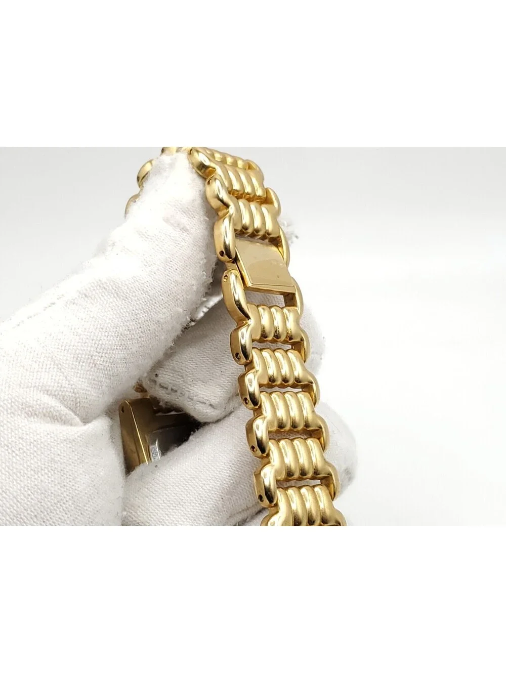 Elizabeth Taylor Womens Watch New Battery Gold Tone Silver Dial Rectangle 22mm